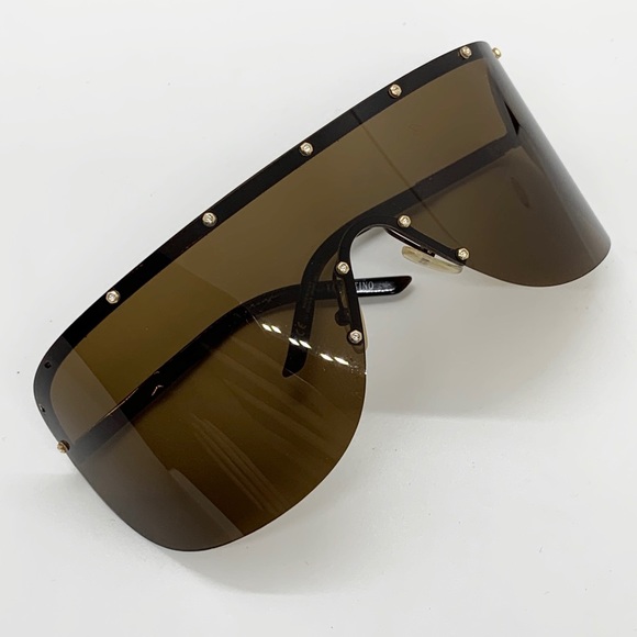 Valentino Accessories - VALENTINO Unisex Oversized Mask Sunglass